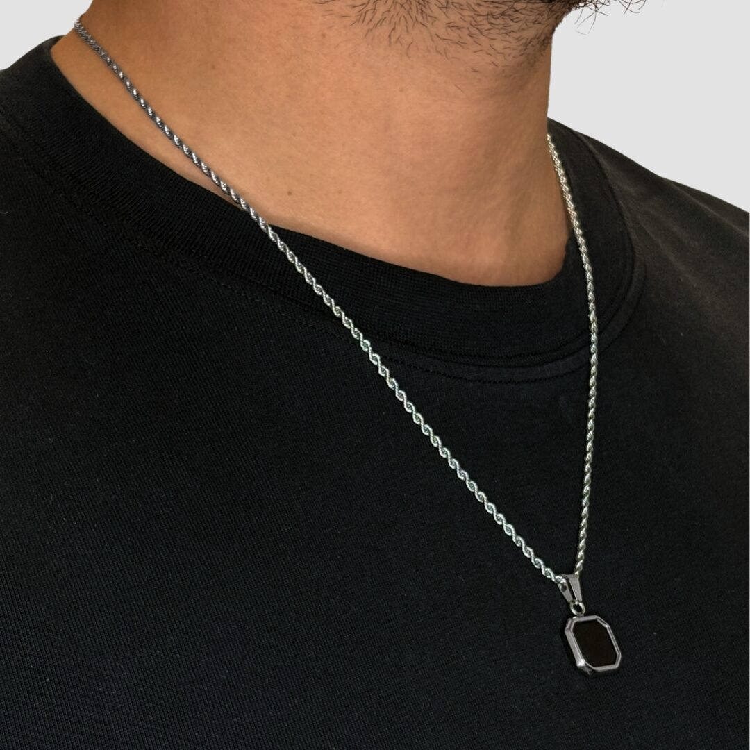 שרשרת ריבוע שחור 6