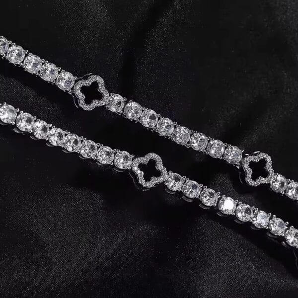 טניס תלתן חוץ טניס תלתן חוץ