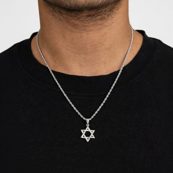 Alternative view of שרשרת מגן דוד קלאסית - כסף