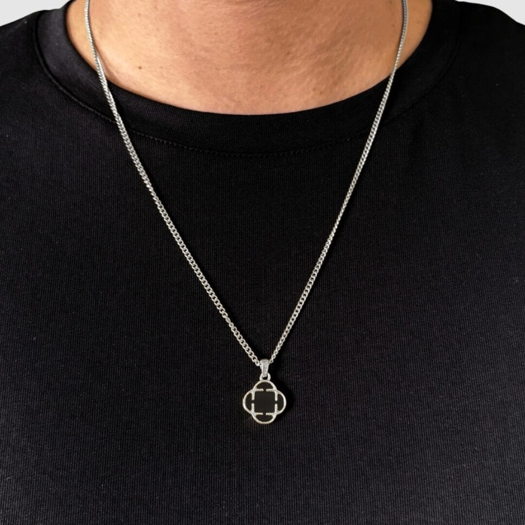 שרשרת תלתן כסף שחור 1