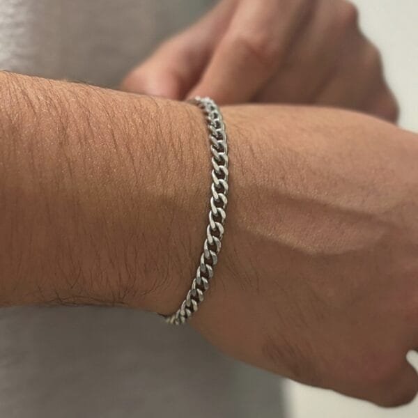 צמיד קובני 5 ממ זהב לבן 3 צמיד קובני 5 ממ זהב לבן 3